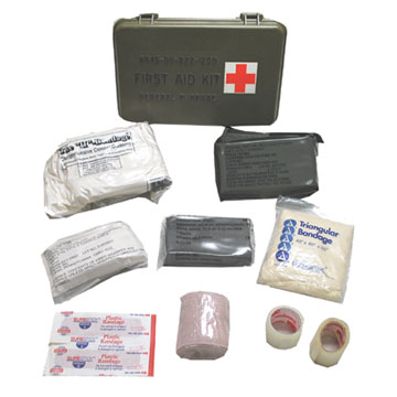 米軍　FIRST AID KID  未使用品　 送料無料